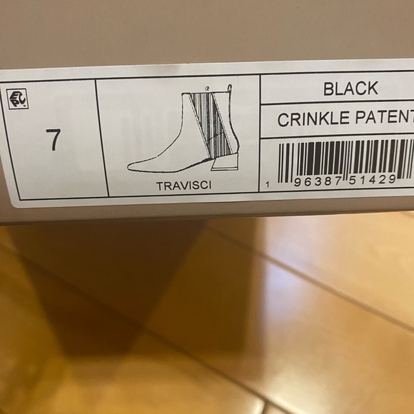 New in box, Donald Pliner black suede ankle boots, size 7 - Picture 8 of 8